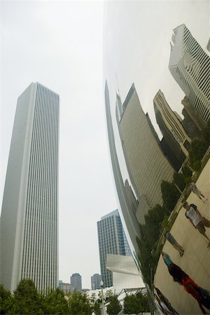 simsearch:625-00903694,k - Vue d'angle faible de bâtiments dans une ville, Sculpture de Cloud Gate, Chicago, Illinois, USA Photographie de stock - Premium Libres de Droits, Code: 625-00903403