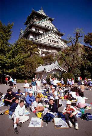 simsearch:625-01265118,k - School children in front of a castle, Osaka Castle, Osaka, Japan Fotografie stock - Premium Royalty-Free, Codice: 625-00903755