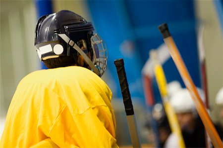 simsearch:625-01038051,k - Rear view of an ice hockey player wearing a helmet Stock Photo - Premium Royalty-Free, Code: 625-01038098