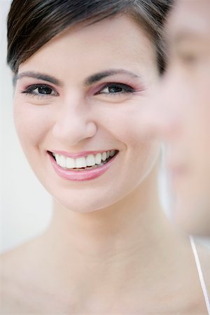 simsearch:673-02138947,k - Porträt einer Braut lächelnd Stockbilder - Premium RF Lizenzfrei, Bildnummer: 625-01039047
