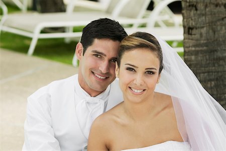 simsearch:673-02138947,k - Porträt von einem frisch verheirateten Paar Lächeln Stockbilder - Premium RF Lizenzfrei, Bildnummer: 625-01039053