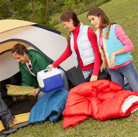simsearch:625-00902766,k - Two girls and their father near a tent Foto de stock - Sin royalties Premium, Código: 625-01039374
