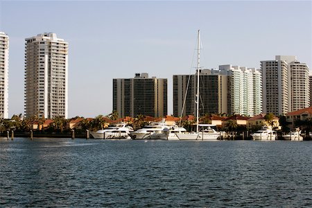 simsearch:625-01749855,k - Yachts moored at a dock, Miami, Florida, USA Foto de stock - Sin royalties Premium, Código: 625-01040057