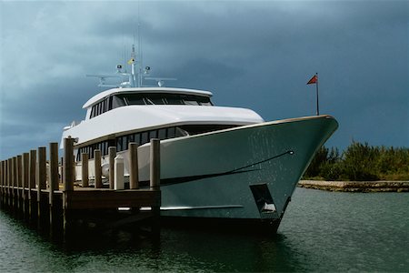 Side view of an anchored yacht, Grand Bahamas, Bahamas Stock Photo - Premium Royalty-Free, Code: 625-01040323