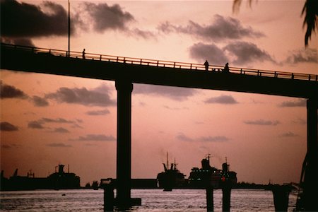 simsearch:625-01041167,k - Low angle view of a bridge silhouetted against the sky, Nassau, Bahamas Stock Photo - Premium Royalty-Free, Code: 625-01040367