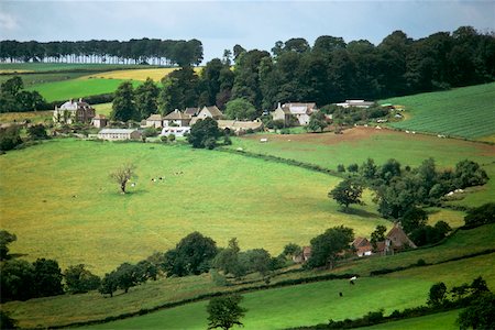 Vue aérienne d'un bain de campagne au milieu de la verdure, Angleterre Photographie de stock - Premium Libres de Droits, Code: 625-01040585
