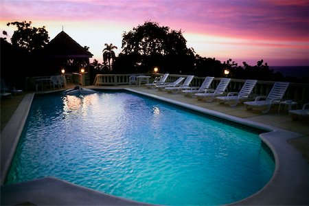 Vue sur une piscine située à la Villa d'été sans fin, Jamaïque Photographie de stock - Premium Libres de Droits, Code: 625-01040834