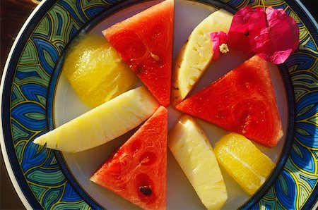 Close-up of fruit on a plate Stock Photo - Premium Royalty-Free, Code: 625-01094273