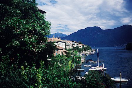 simsearch:625-01094212,k - Vue d'angle élevé des bâtiments le long d'une rivière, Italie Photographie de stock - Premium Libres de Droits, Code: 625-01094593