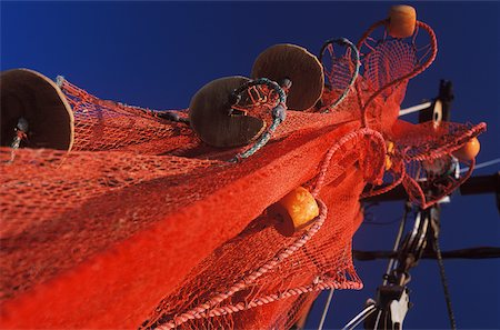 simsearch:625-01098257,k - Low angle view of a commercial fishing net Foto de stock - Sin royalties Premium, Código: 625-01094824