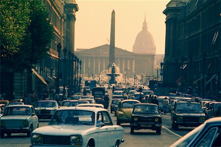 saint peter's square - Traffic moving on the road, St. Peter's Square, Rome, Italy Stock Photo - Premium Royalty-Free, Code: 625-01095212