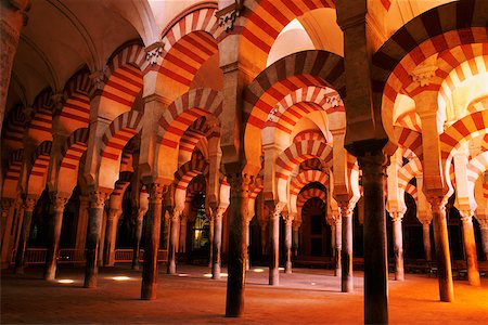 simsearch:841-02832261,k - Arcade in a mosque, Cordoba, Andalusia, Spain Stock Photo - Premium Royalty-Free, Code: 625-01095277