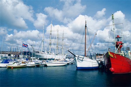 simsearch:625-01095342,k - Boats in a harbor, Gothenburg, Sweden Fotografie stock - Premium Royalty-Free, Codice: 625-01095334