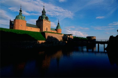 simsearch:625-01095342,k - River along a castle, Kalmar Castle, Smaland, Sweden Fotografie stock - Premium Royalty-Free, Codice: 625-01095336