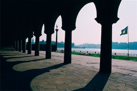 simsearch:625-01095342,k - Colonnade of a building, Stockholm, Sweden Fotografie stock - Premium Royalty-Free, Codice: 625-01095347