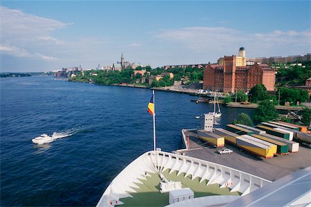 simsearch:625-01095342,k - High angle view of a cruise ship in the sea, Stockholm, Sweden Fotografie stock - Premium Royalty-Free, Codice: 625-01095348