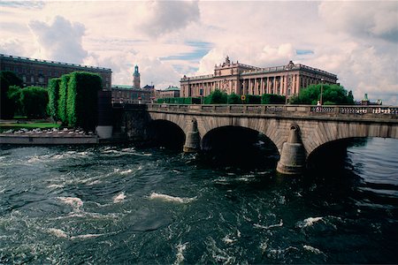 simsearch:625-01095210,k - Pont sur une rivière, Stockholm, Suède Photographie de stock - Premium Libres de Droits, Code: 625-01095343