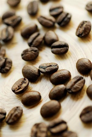 High angle view of coffee beans Foto de stock - Sin royalties Premium, Código: 625-01095556