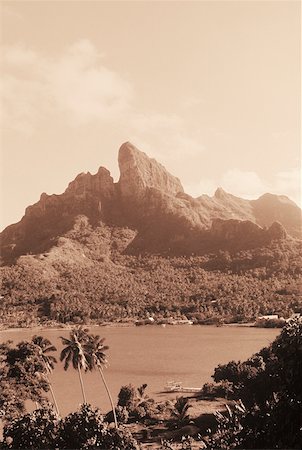 simsearch:625-01098370,k - River in front of a mountain range, Hawaii, USA Foto de stock - Sin royalties Premium, Código: 625-01096499