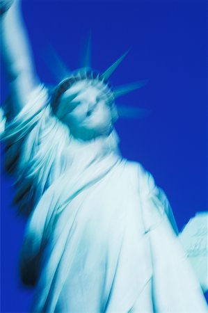 simsearch:628-05817471,k - Low angle view of a statue, Statue Of Liberty, New York City, New York State, USA Fotografie stock - Premium Royalty-Free, Codice: 625-01097037