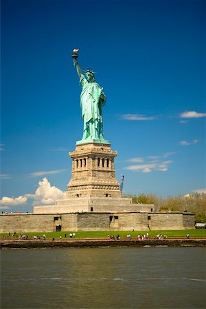 simsearch:628-05817471,k - Low angle view of a statue, Statue Of Liberty, New York City, New York State, USA Fotografie stock - Premium Royalty-Free, Codice: 625-01097075