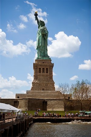 simsearch:625-01093217,k - Low angle view of a statue, Statue Of Liberty, Liberty Island New York City, New York State, USA Fotografie stock - Premium Royalty-Free, Codice: 625-01097089