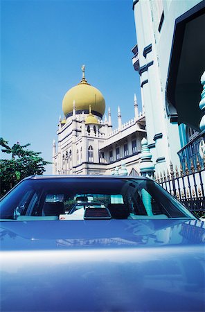 simsearch:630-03482581,k - Close-up of a car near a mosque, Singapore Fotografie stock - Premium Royalty-Free, Codice: 625-01098440