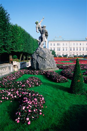 flower bed grass - Statue in a garden, Mirabell Palace, Salzburg, Austria Stock Photo - Premium Royalty-Free, Code: 625-01098587