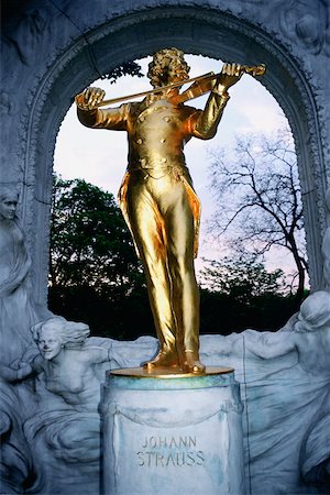 Gros plan d'une statue, Statue de Johann Strauss, Vienne, Autriche Photographie de stock - Premium Libres de Droits, Code: 625-01098580