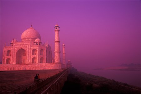 simsearch:625-01093095,k - Monument along a river, Taj Mahal Agra, Uttar Pradesh, India Foto de stock - Sin royalties Premium, Código: 625-01092723