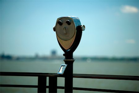 Coin-operated binocular at an observation point, New York City, New York State, USA Stock Photo - Premium Royalty-Free, Code: 625-01093302