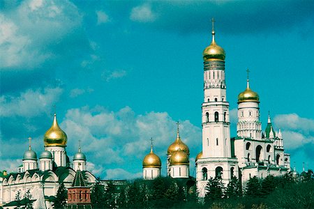 Low angle view of golden cupolas, Bell Tower of Ivan The Great, Moscow, Russia Foto de stock - Sin royalties Premium, Código: 625-01250830