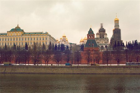 Bâtiments au bord de mer, Bell tour d'Ivan le grand, Kremlin, Moscou, Russie Photographie de stock - Premium Libres de Droits, Code: 625-01250941