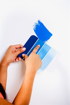farbfächer - Nahaufnahme einer Frau Hand Farbfeld gegen eine Wand, die Stockbilder - Premium RF Lizenzfrei, Bildnummer: 625-01251112