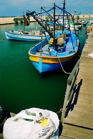 simsearch:625-01249614,k - High angle view of a boat moored at a commercial dock, Jeff, Tel Aviv, Israel Stock Photo - Premium Royalty-Free, Code: 625-01251585