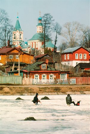 pêche dans la glace - Deux personnes, pêche sur glace, Zagorsk, Russie Photographie de stock - Premium Libres de Droits, Code: 625-01252299
