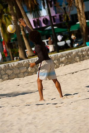 simsearch:625-01751155,k - Rückansicht eines Mannes spielen Volleyball am Strand, Miami Beach, Florida, USA Stockbilder - Premium RF Lizenzfrei, Bildnummer: 625-01264257