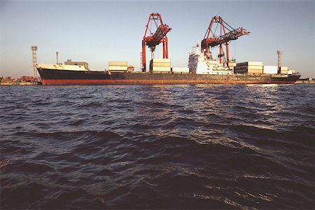 Container ship at a port, Kobe, Japan Foto de stock - Sin royalties Premium, Código: 625-01264376