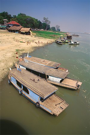 simsearch:625-01094212,k - Vue grand angle tourboats amarré à la rive, Mingun, Division de Sagaing, Myanmar Photographie de stock - Premium Libres de Droits, Code: 625-01260874