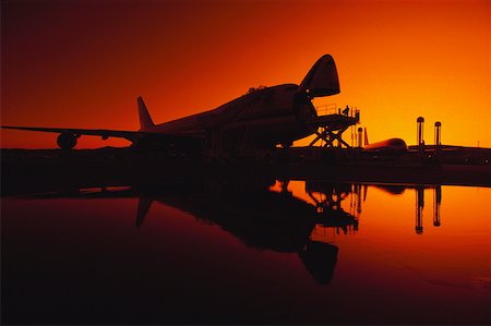 Silhouette of a jet fighters, Osaka Prefecture, Japan Stock Photo - Premium Royalty-Free, Code: 625-01261349