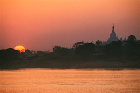 Sunset over a river, Ayeyarwady River, Sagaing, Myanmar Foto de stock - Sin royalties Premium, Código: 625-01261368