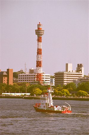 Phare sur le front de mer, Yokohama Marine Tower, Yokohama, Kanagawa Prefecture, Japon Photographie de stock - Premium Libres de Droits, Code: 625-01261830