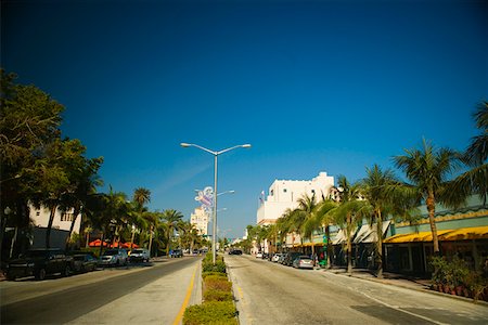 simsearch:625-00802108,k - Cars parked on the street Stock Photo - Premium Royalty-Free, Code: 625-01262239