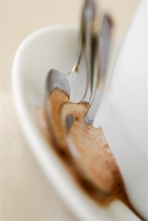 simsearch:625-01095569,k - Close-up of spoons on a saucer Foto de stock - Sin royalties Premium, Código: 625-01262311