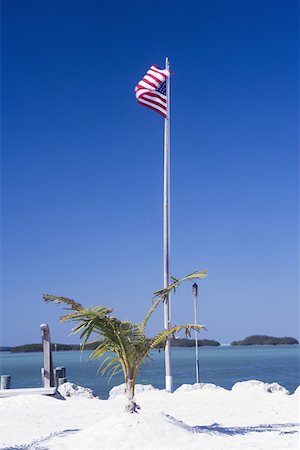 American flag on the beach Stock Photo - Premium Royalty-Free, Code: 625-01262907