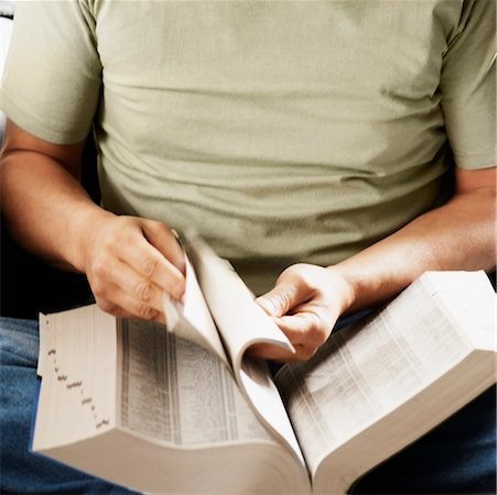 simsearch:625-01093661,k - Mid section view of a senior man turning pages of a book Stock Photo - Premium Royalty-Free, Code: 625-01263057
