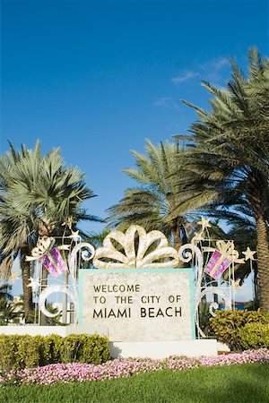 plants bulletin board - Welcome signboard in a garden, Miami Beach, Florida, USA Stock Photo - Premium Royalty-Free, Code: 625-01263409