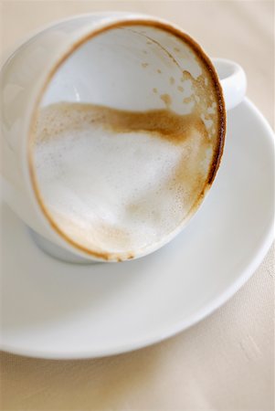 simsearch:625-01095569,k - Erhöhte Ansicht von einer Tasse Kaffee Stockbilder - Premium RF Lizenzfrei, Bildnummer: 625-01263641