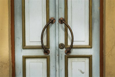 simsearch:625-01746692,k - Close-up of a closed door Foto de stock - Sin royalties Premium, Código: 625-01744140