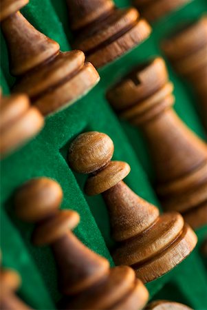 simsearch:625-01744894,k - Close-up of chess pieces in a wooden box Stock Photo - Premium Royalty-Free, Code: 625-01744891